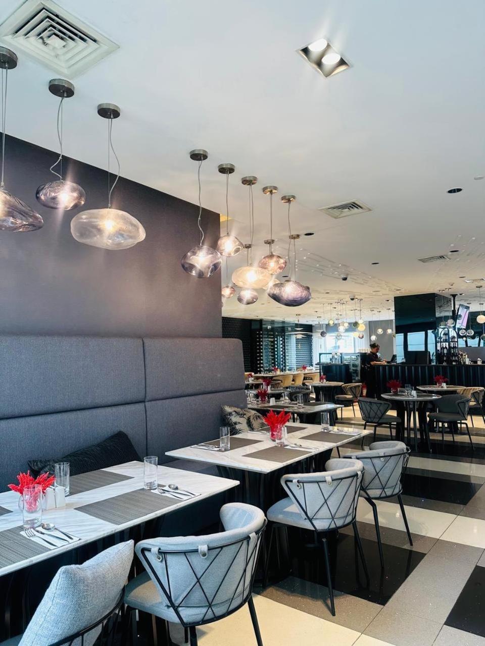 Manila Novotel Residences Acqua At Madr Excellence Манила Екстериор снимка