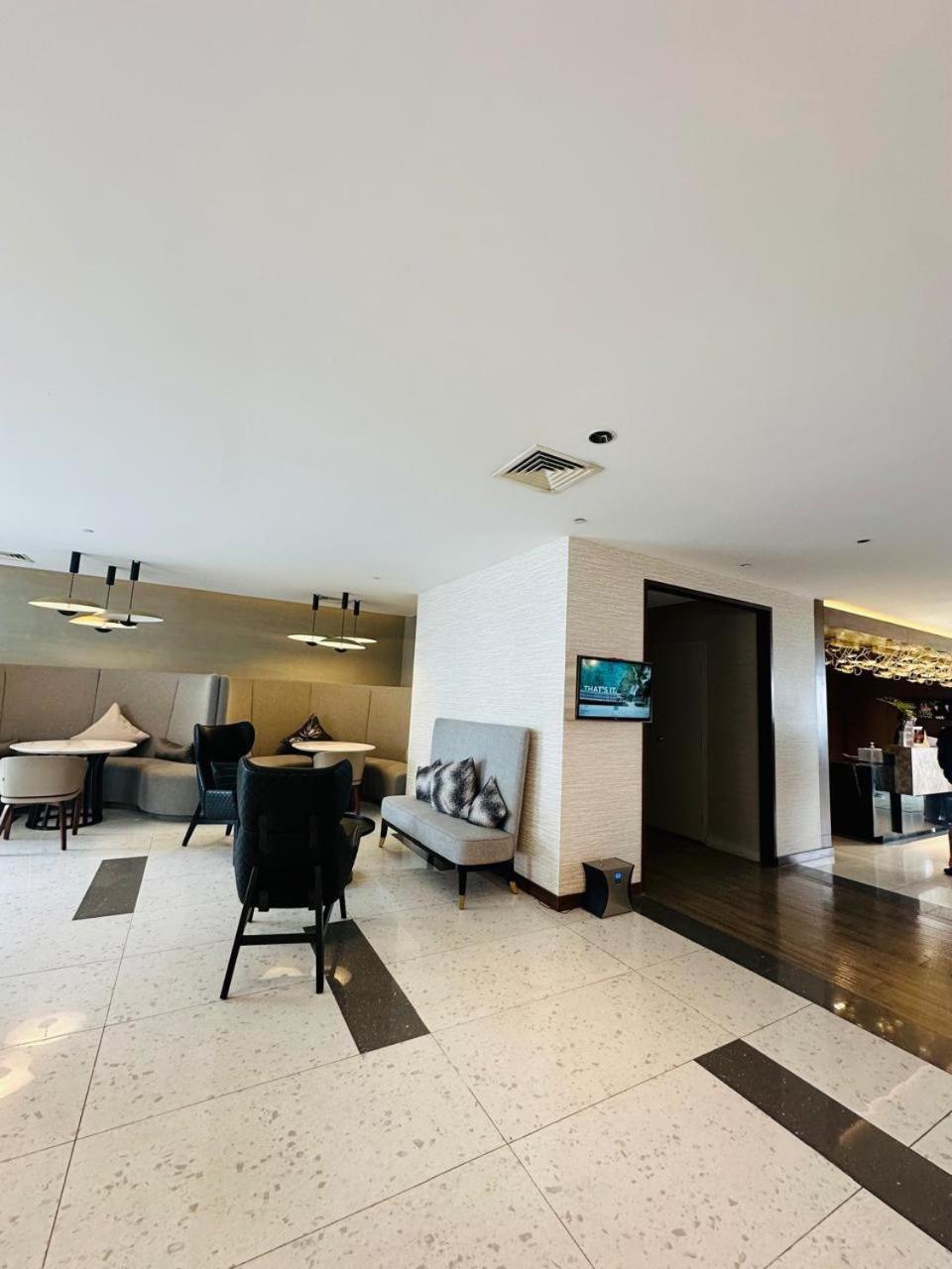 Manila Novotel Residences Acqua At Madr Excellence Манила Екстериор снимка