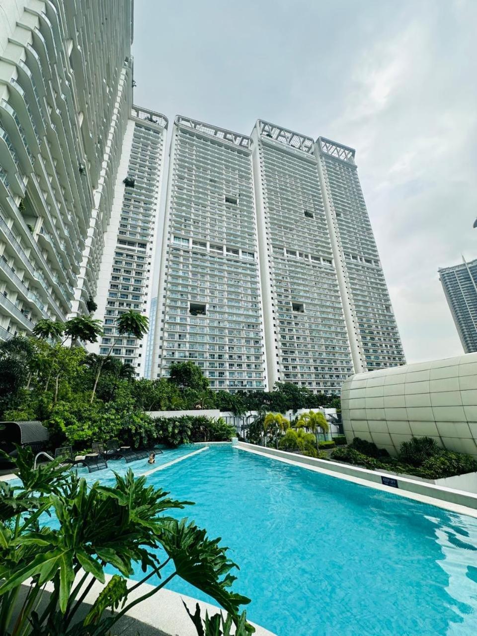 Manila Novotel Residences Acqua At Madr Excellence Манила Екстериор снимка